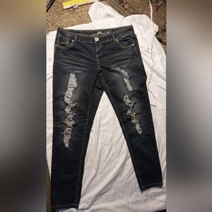 Almost Famous Distressed Skinny Jeans Women's 16 Sequin Back Pockets